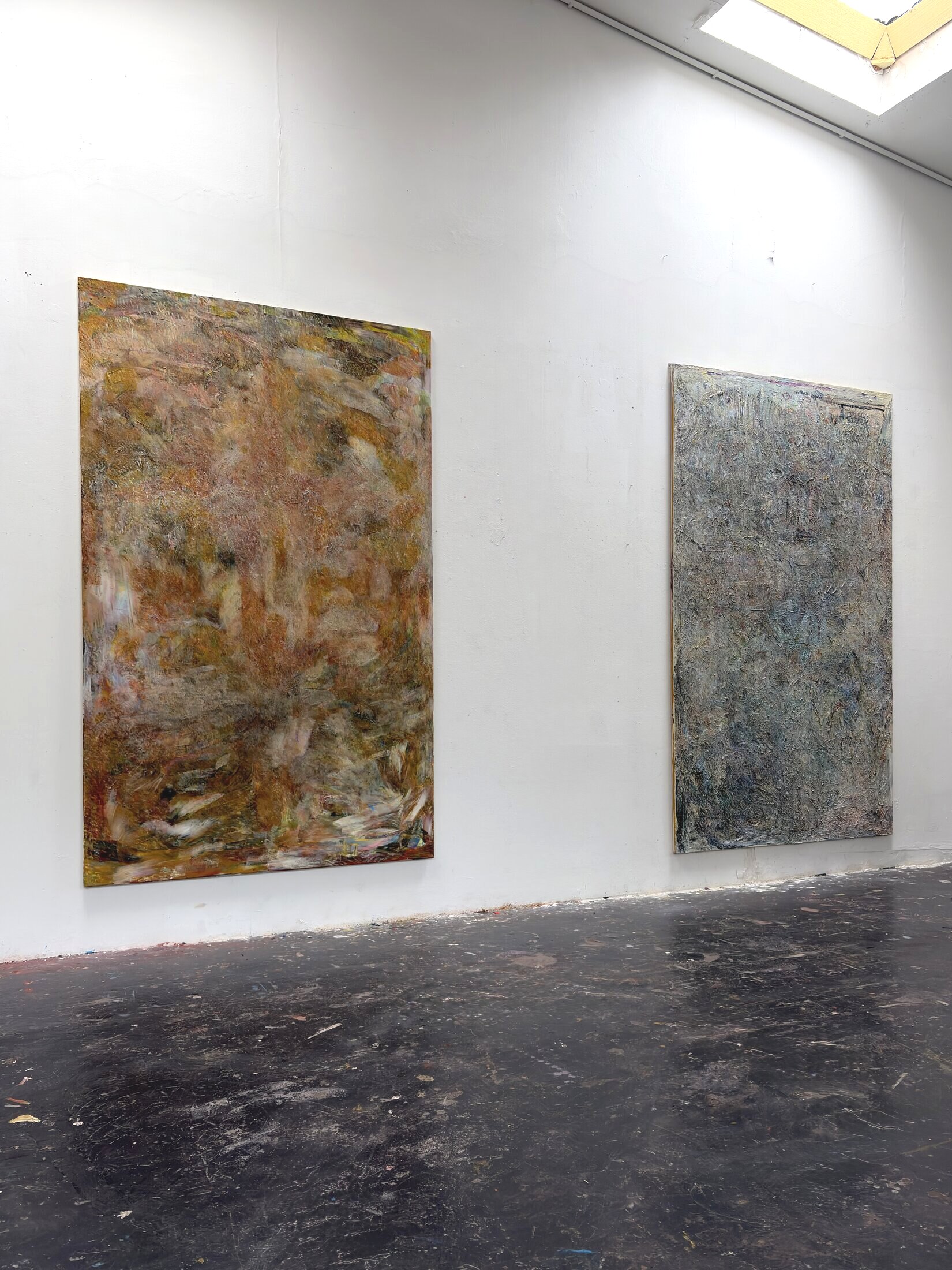 Raumansicht, links 2022–23, rechts 2020–22, Atelier Berlin