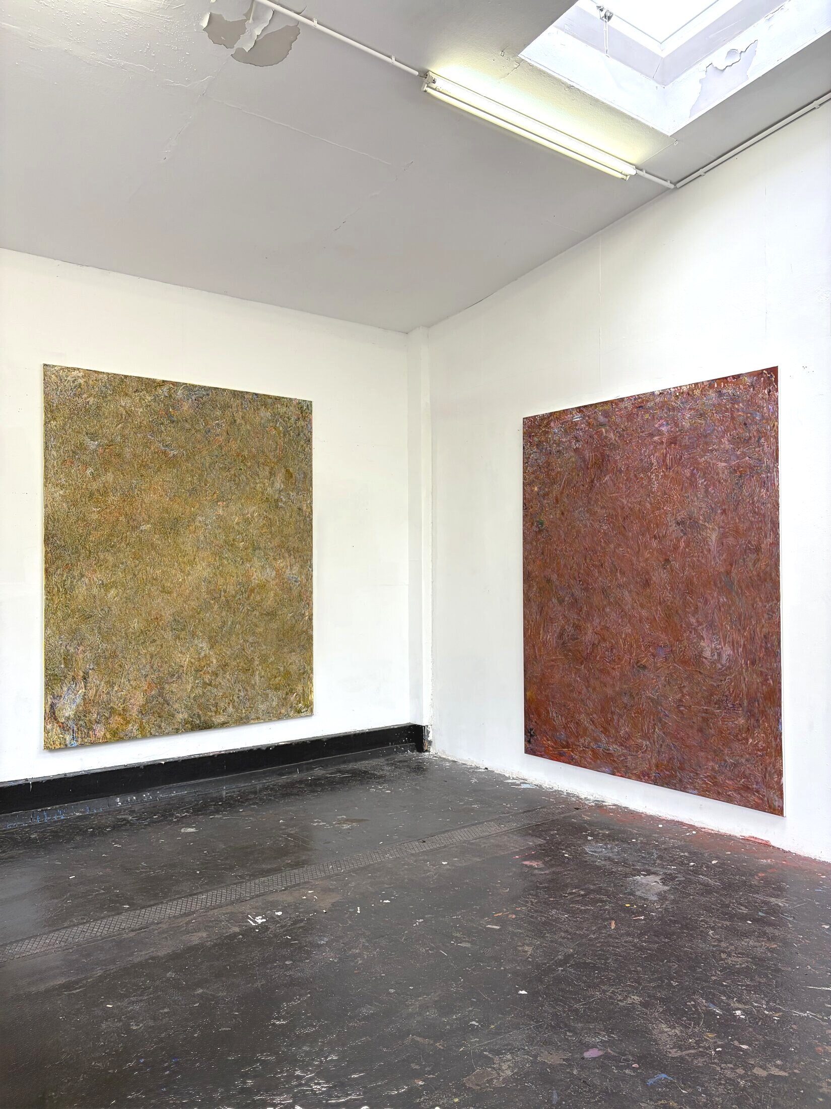 Gegenüberstellung, links 2023–24, rechts 2025–2026, Atelier Berlin