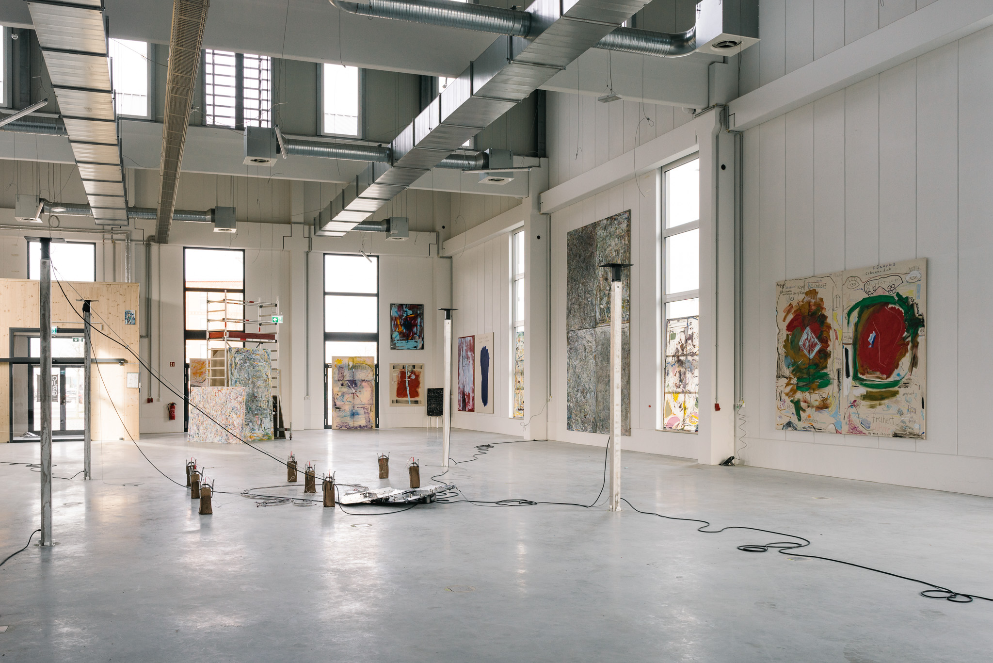 Installationsansicht Diplomausstellung HfK Bremen, 2023. Foto: Anna Rodríguez